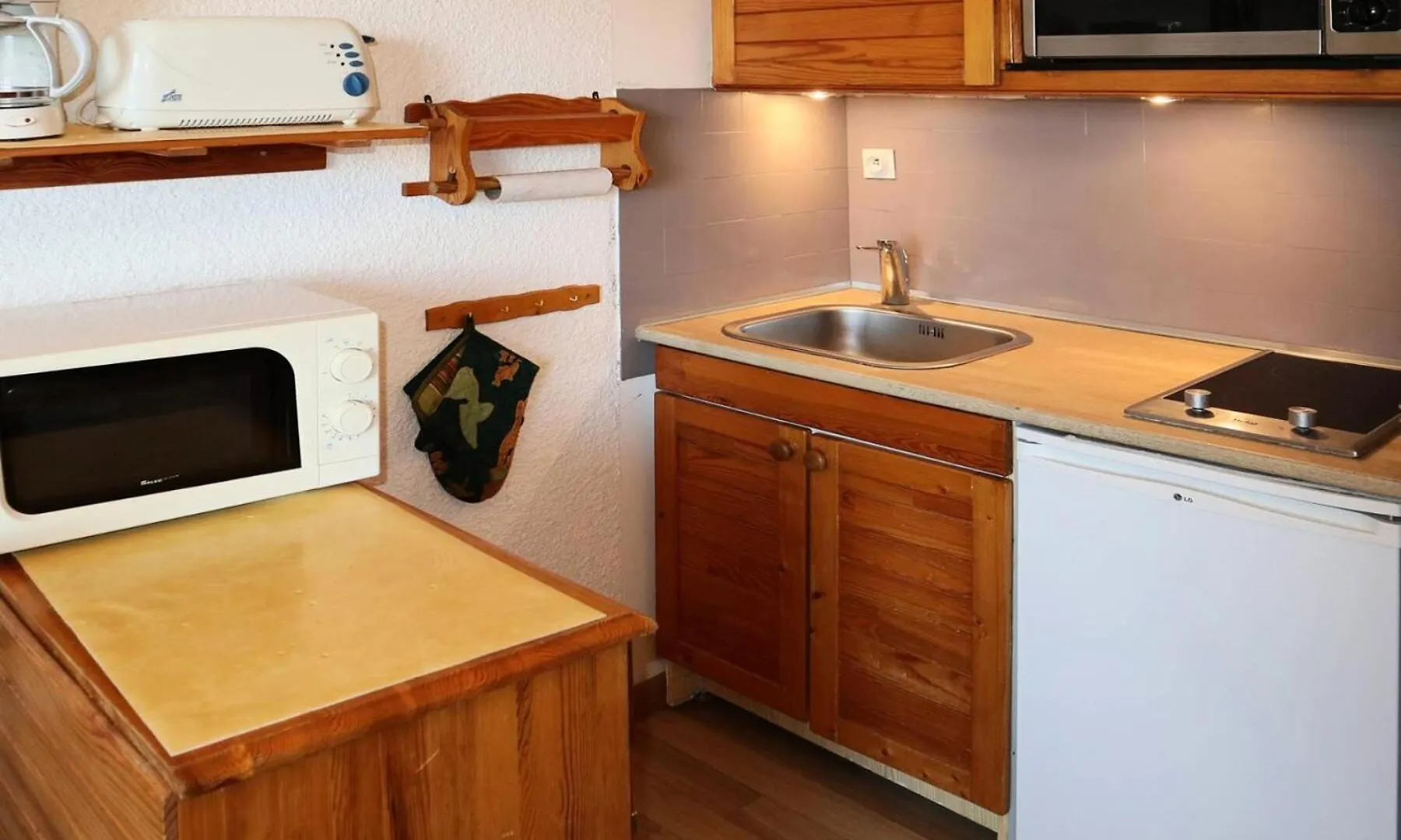 Residence Le Boussolenc - Studio Pour 4 Personnes Coeur De Station Mae-0464 Les Orres 0*,  Francja